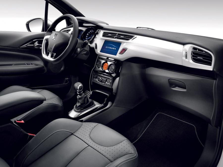  Citroen DS3 2009 года  (фото 15 из 72)